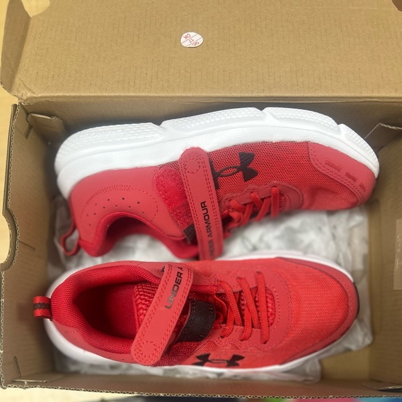 Under Armour Red Youth Athletic Shoes - Picture 1 of 7